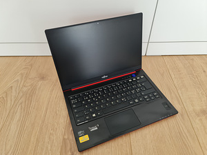 Sülearvuti Fujitsu LIFEBOOK U772 Ultrabook Dock Laadija Kott (2 foto / 10)