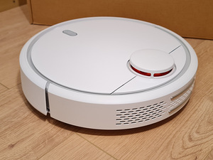 Xiaomi Mi Robot Vacuum робот пылесос (2 фото из 7)
