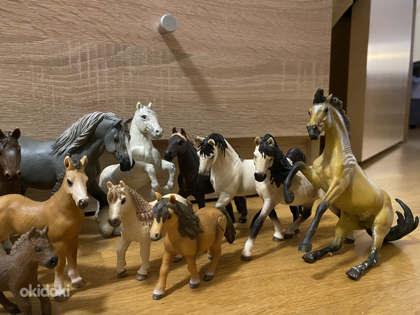 Подержанные модели лошадей (фото #3)