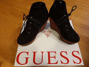 БОТИЛЬОНЫ GUESS,р.37 (5 фото из 10)