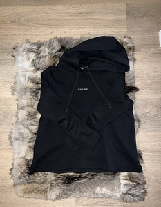 Calvin Klein pusa (1 foto / 1)