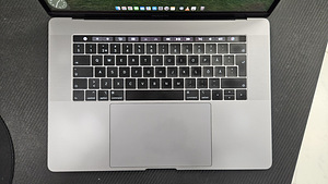 Macbook Pro (4 фото из 7)