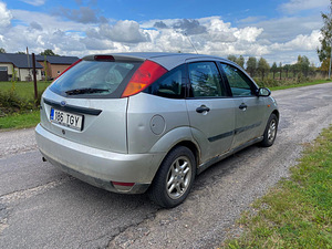 Ford Focus 1.8 85kw (4 foto / 6)
