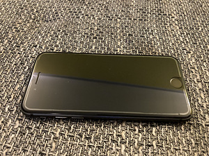 Apple IPhone 8 64gb (3 foto / 3)