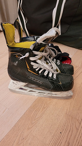 Hokiuisud Bauer Supreme 5.5 +kindad (5 foto / 6)