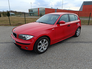BMW 116i Sport (2 foto / 13)