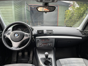 BMW 116i Sport (9 foto / 13)