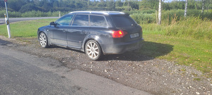 Audi A4 quattro S-line (3 foto / 4)