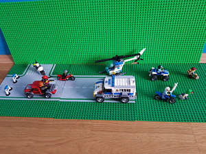 Lego politsei komplekt (1 foto / 5)