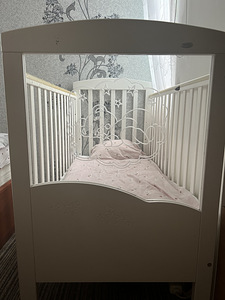 Детская кроватка (3 фото из 3)