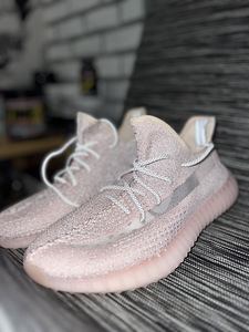 Adidas Yeezy (1 фото из 5)