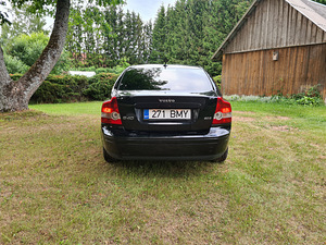 Volvo s40 (2 фото из 6)