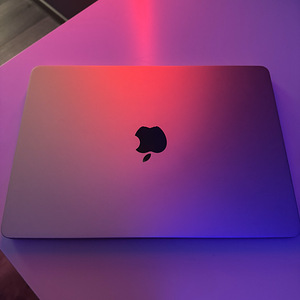 MacBook Air 13" Apple M2 256GB (2 foto / 3)