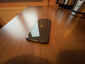 iPhone SE 2020 (1 фото из 10)