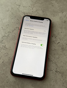 iPhone XR 64GB Product Red (4 foto / 4)