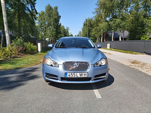 Ягуар XF (2 фото из 9)