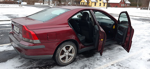 VOLVO S60 D-5 2.4 R5 TURBODIISEL 120kW 2005 (6 foto / 8)