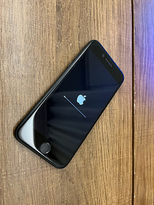 iPhone SE 2020 64GB must (3 foto / 6)