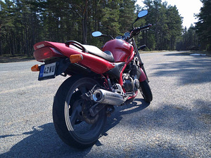 YAMAHA XJ 600NH (2 foto / 6)