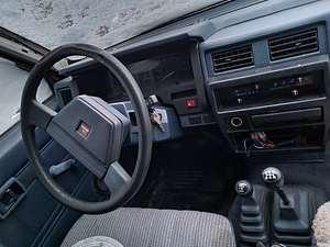Nissan King Cab (6 фото из 12)