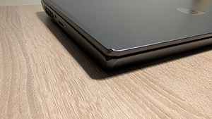 MSI Vector 17 HX (A14VGG-216NL) (4 foto / 6)
