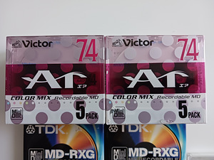 MD minidiskid TDK MAXELL SONY VICTOR minidiskid (2 foto / 10)