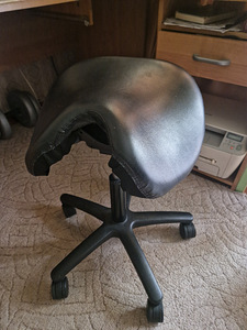 Ergonoomiline sadultool ratastel (1 foto / 2)