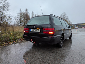 Volkswagen Passat B4 2.0 (3 foto / 7)