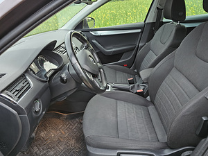 Skoda Octavia 1.6 77kw automaat 4L/100km diisel (6 foto / 15)
