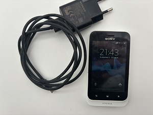 Смартфон Sony Xperia ST21i телефон
