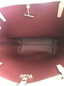 Новая сумка от Guess (2 фото из 9)