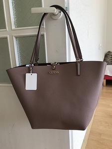 Новая сумка от Guess (3 фото из 9)