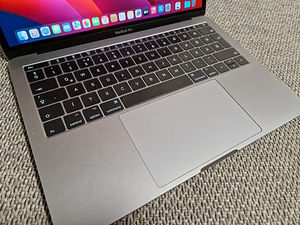 Macbook Pro mid 2017 i5 128GB SSD (10 foto / 10)