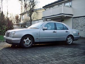 Mercedes-Benz E320 w210 (Jaapani import, LPG) (5 foto / 15)