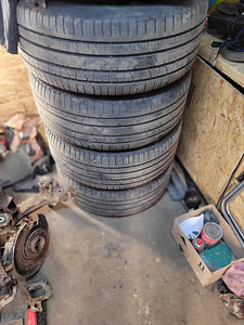 275/40/r22 5x120 (2 foto / 5)