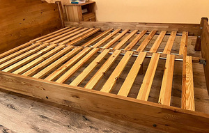 Дубовый каркас кровати (2 фото из 3)