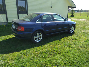 Varuosadeks audi a4 b5 facelift 2.4 v6 (2 foto / 10)