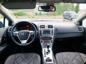 Toyota Avensis 2013 (6 foto / 10)