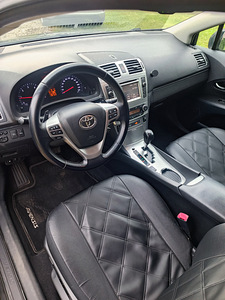 Toyota Avensis 2013 (10 foto / 10)