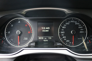 Audi A4 2.0 100kw 2015 (7 foto / 10)