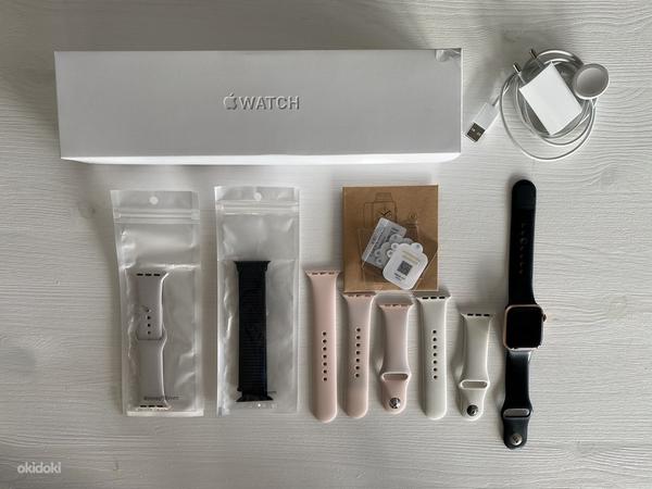 Apple Watch Series 5 GPS 40mm Gold Aluminum Case with Pink S (фото #1)