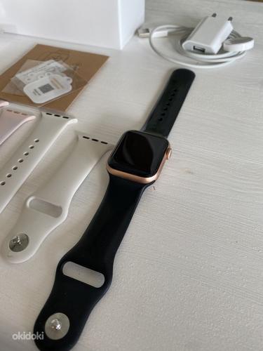 Apple Watch Series 5 GPS 40mm Gold Aluminum Case with Pink S (foto #2)