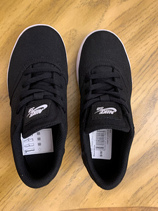 UUED laste Nike tennised (6 foto / 7)