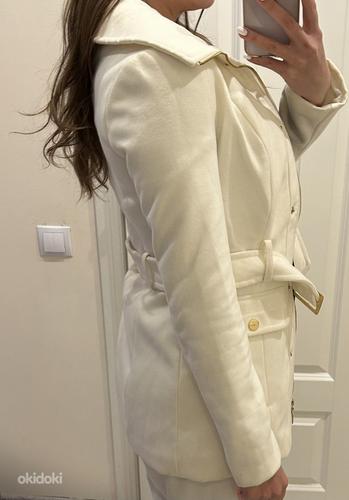 Белое пальто Guess XS (фото #3)