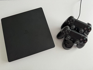 PlayStation 4 (1 foto / 4)