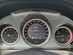 Mercedes Benz E220 CDI (w212) (9 foto / 10)
