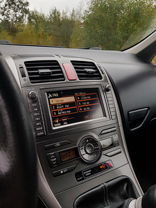 Toyota auris (uuendatud) (11 foto / 13)