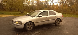 Volvo S60 2003 2.4 120kw (6 foto / 6)