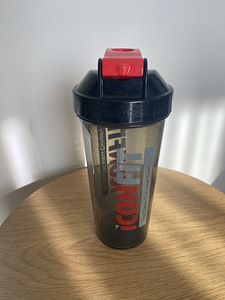 IconFit 600ml шейкер с ситечком