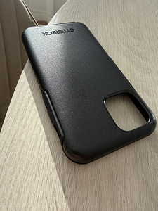 iPhone 11 Pro OtterBox Symmetry ümbris (2 foto / 4)